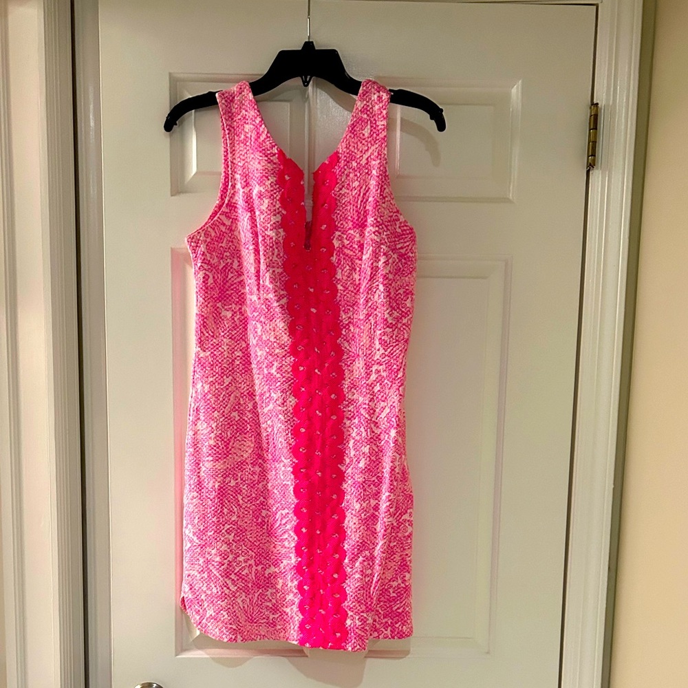 Beautiful bright pink Lilly Pulitzer classic dress.